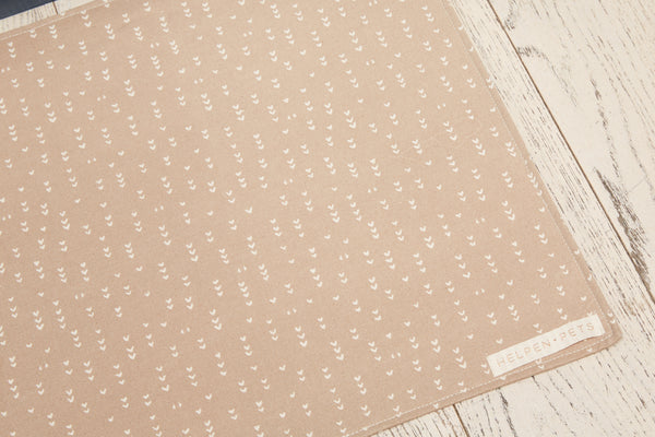 Large LOVE Feeding Mat